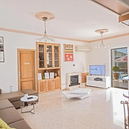 Your Dream Holiday With Private Pool In Paralimni's Most Exclusive Neighbourhood, 1219 Villa Paralimni